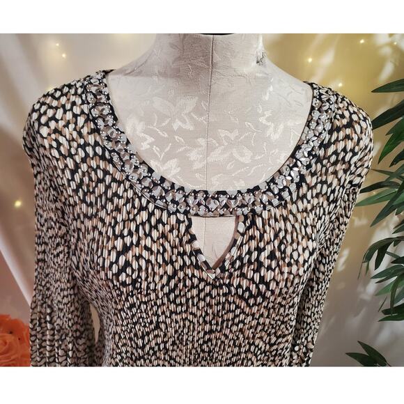 Catherines Accordion Pleat Studded Jewel Keyhole Sheer Blouse Top Plus Size 1X - Picture 6 of 11